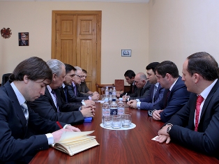 Շարմազանովը հանդիպեց ԱՊՀ դիտորդական խմբի հետ