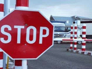 Узбекистан и Киргизия блокируют друг другу дороги