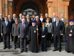 Armenian Catholicos receives CIS delegation