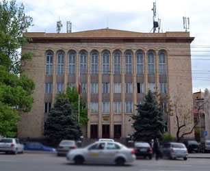 КС отказал Сафаряну в признании недействительными дополнительных выборов