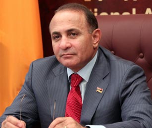 «Ժամանակ». Հովիկ Աբրահամյանը վտանգավոր է դառնում