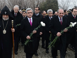 Հայաստանի եւ ԼՂՀ նախագահներն այցելել են «Եռաբլուր» պանթեոն (ֆոտո)