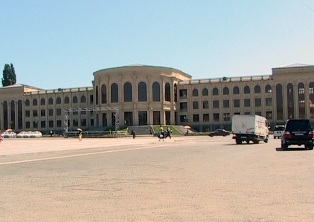«Իրավունք». Գյումրիի քաղաքապետարանի ստուգումների արդյունքները գաղտնի են պահվում