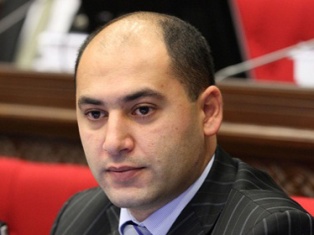 «Հրապարակ». Գյումրիի կրիմինալի «անկախ» քաղաքագետը տապալեց պատվերը