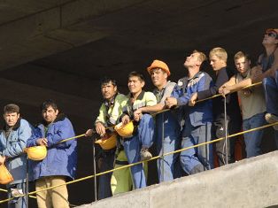 Human Rights Watch criticizes Russia for exploiting migrant Olympic workers, inc