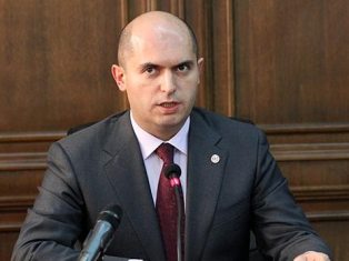 Ուսումնական հաստատություններում որեւէ քաղաքական գործունեություն չի իրականացվի. Ա
