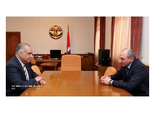 Karabakh President receives Armenian presidential candidate