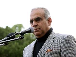 «Իրավունք». Րաֆֆի Հովհաննիսյանի աննկատ «մարզային այցերը»