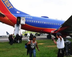 149 ուղեւորների տեղափոխող Boeing 737-ը վթարային վայրէջք է կատարել ԱՄՆ-ում