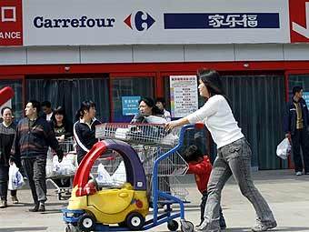 В Пекине горит супермаркет «Carrefour»