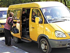 Транспортники: Из-за низкой зарплаты маршрутки в Ереване некому водить
