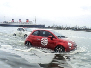 Fiat 500 научили «плавать»