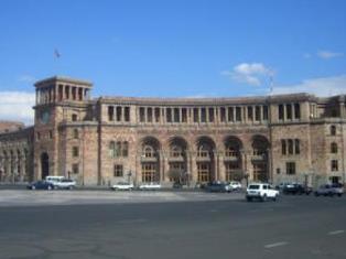 Կառավարությունը կբարեկարգի կոմպոզիտոր Էդվարդ Միրզոյանի գերեզմանը