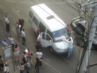 Armenian youth welcomes municipality decison with cheers