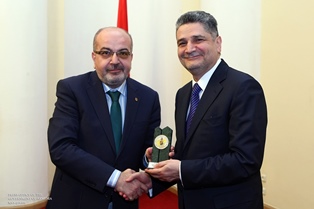Շահագրգռված ենք, որ մեր ավանդական կուսակցությունները միշտ ուժեղ լինեն. Տիգրան Սա