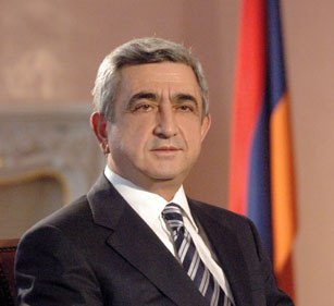 «Իրատես de facto». Սպասում են, որ Սերժ Սարգսյանը վերադառնա ու որոշի