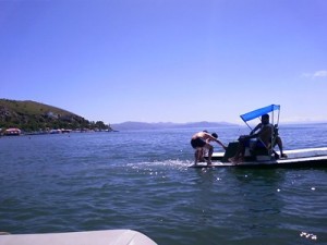 На Севане перевернулся водный велосипед