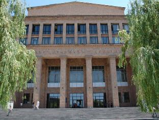 В Армении будут бороться против повышения платы за обучение в вузах