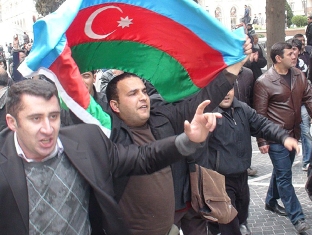 В Азербайджане молодежь ставит властям условия
