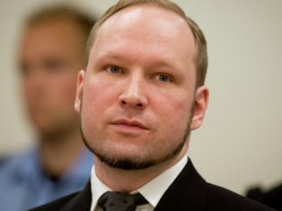 Норвежский террорист Брейвик подал документы в университет