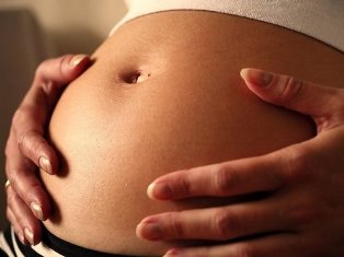 В Азербайджане врач отказался принимать роды у неимущей женщины