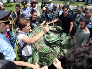 Yerevan police seize activists’ tents (PHOTOS)
