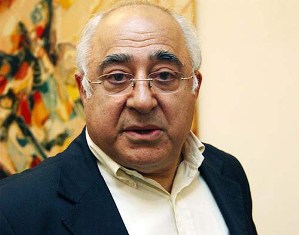 Правительство организует похороны артиста Азата Гаспаряна
