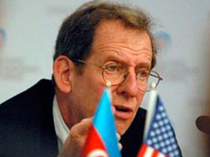 Посол США в Азербайджане принял ислам?