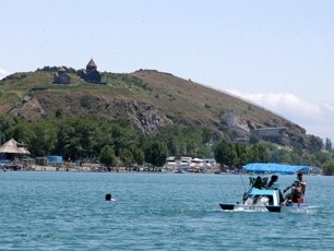 Lifeguards save person drowning in Armenia’s Lake Sevan