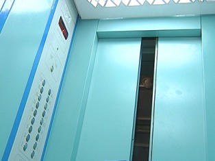 Փոքրիկն արգելափակվել էր «Իմպերիա» ռեստորանի վերելակում