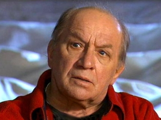 Лев Дуров попал в больницу