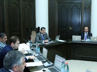 Премьер-министр Армении: Некоторые все еще пытаются присвоить средства