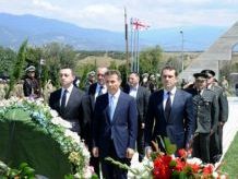Иванишвили почтил память погибших в войне 2008 года