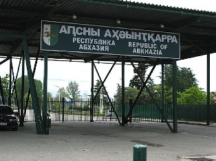 Застрявшие в Абхазии граждане Армении вернулись на родину