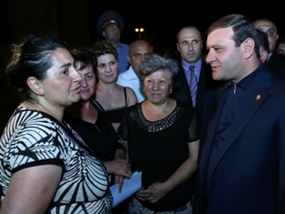 Yerevan-resident conscripts’ parents visit border military units to see their so