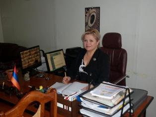 Դատախազությունը ժամանակավորապես դադարեցրել է Երեւանի թիվ 27 դպրոցի տնօրենի լիազո
