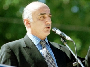 «Հրապարակ». Իշխանությունները պատրաստ են զիջումների գնալ Վանո Սիրադեղյանի վերադար