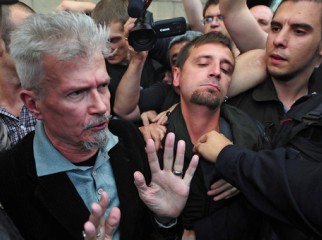 На Триумфальной площади в Москве задержаны Лимонов и другие активисты