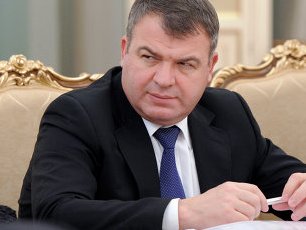 Зять Сердюкова спас его от уголовного дела