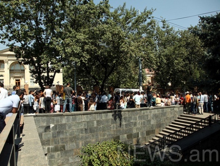 Anti-Customs Union march participants gather nearby Armenian Presidential Reside