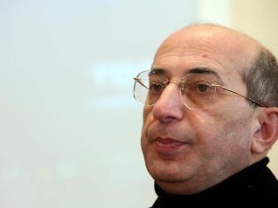 Начальник статслужбы Армении: Грант Багратян не умеет считать