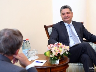 ԱՄՆ-ն Հայաստանին լրացուցիչ մեկ միլիոն դոլարի օգնություն կտրամադրի (ֆոտո)