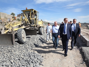 Երեւանի քաղաքապետն աշխատանքային շրջայց է կատարել Քանաքեռ-Զեյթուն վարչական շրջանո