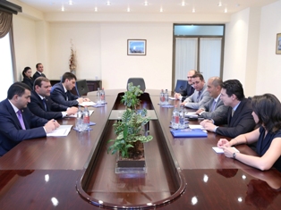 Տարոն Մարգարյանը ՎԶԵԲ-ի ներկայացուցիչների հետ քննարկելի է մետրոպոլիտենի զարգացմա