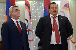 «Իրատես de facto». Գագիկ Ծառուկյանի եւ Սերժ Սարգսյանի հարաբերությունները օր օրի