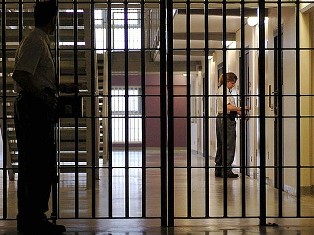 В Германии опасные преступники получат компенсацию за слишком долгое пребывание