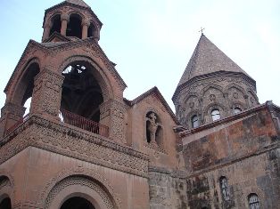 Karekin II will pray for peace in Syria