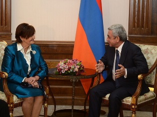 Նախագահն ընդունել է բարոնուհի Քերոլայն Քոքսին (ֆոտո)