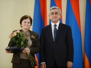 Armenian President awards several individuals (PHOTOS)