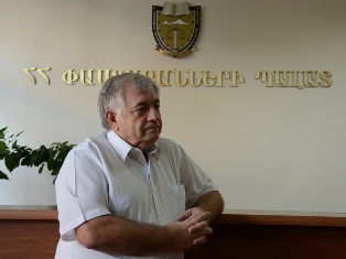 Ռուբեն Սահակյանը վաստակավոր իրավաբանի կոչում է ստացել
